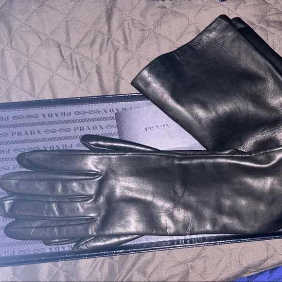 Prada Black Leather Gloves - Picture 7 of 10